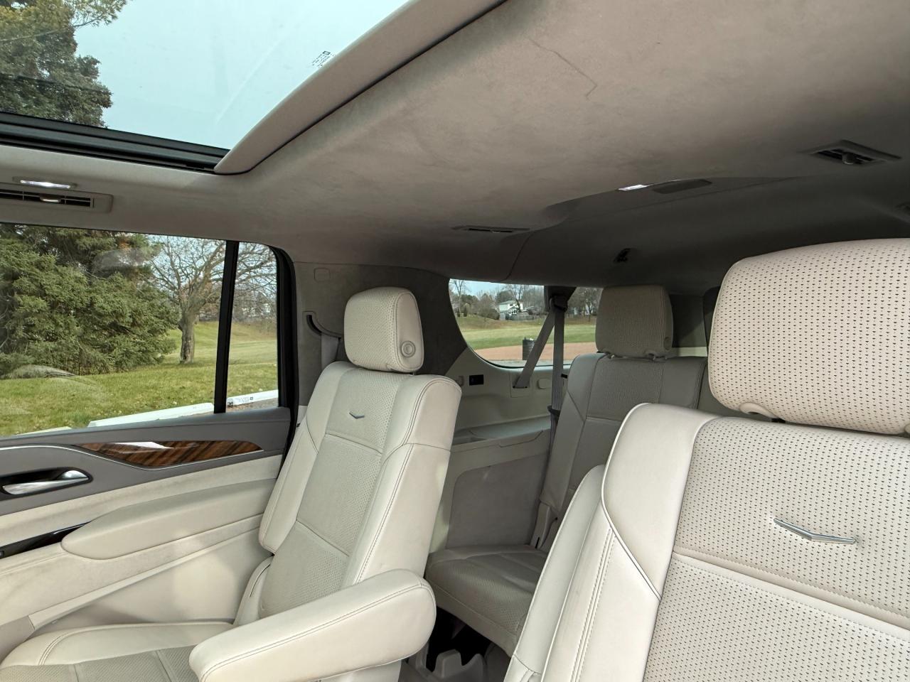 2022 Cadillac Escalade ESV Sport Platinum 4x4 Photo