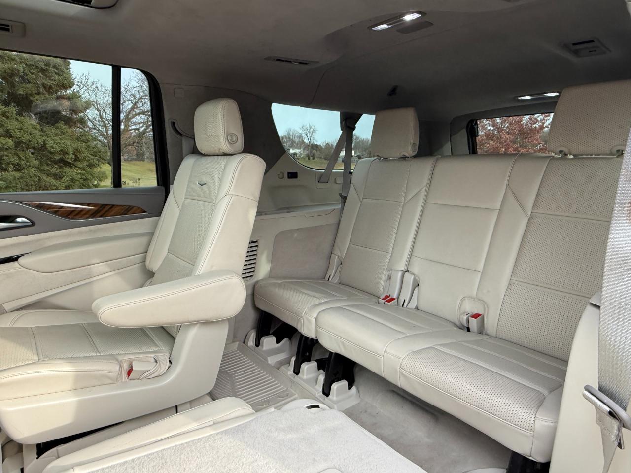 2022 Cadillac Escalade ESV Sport Platinum 4x4 Photo