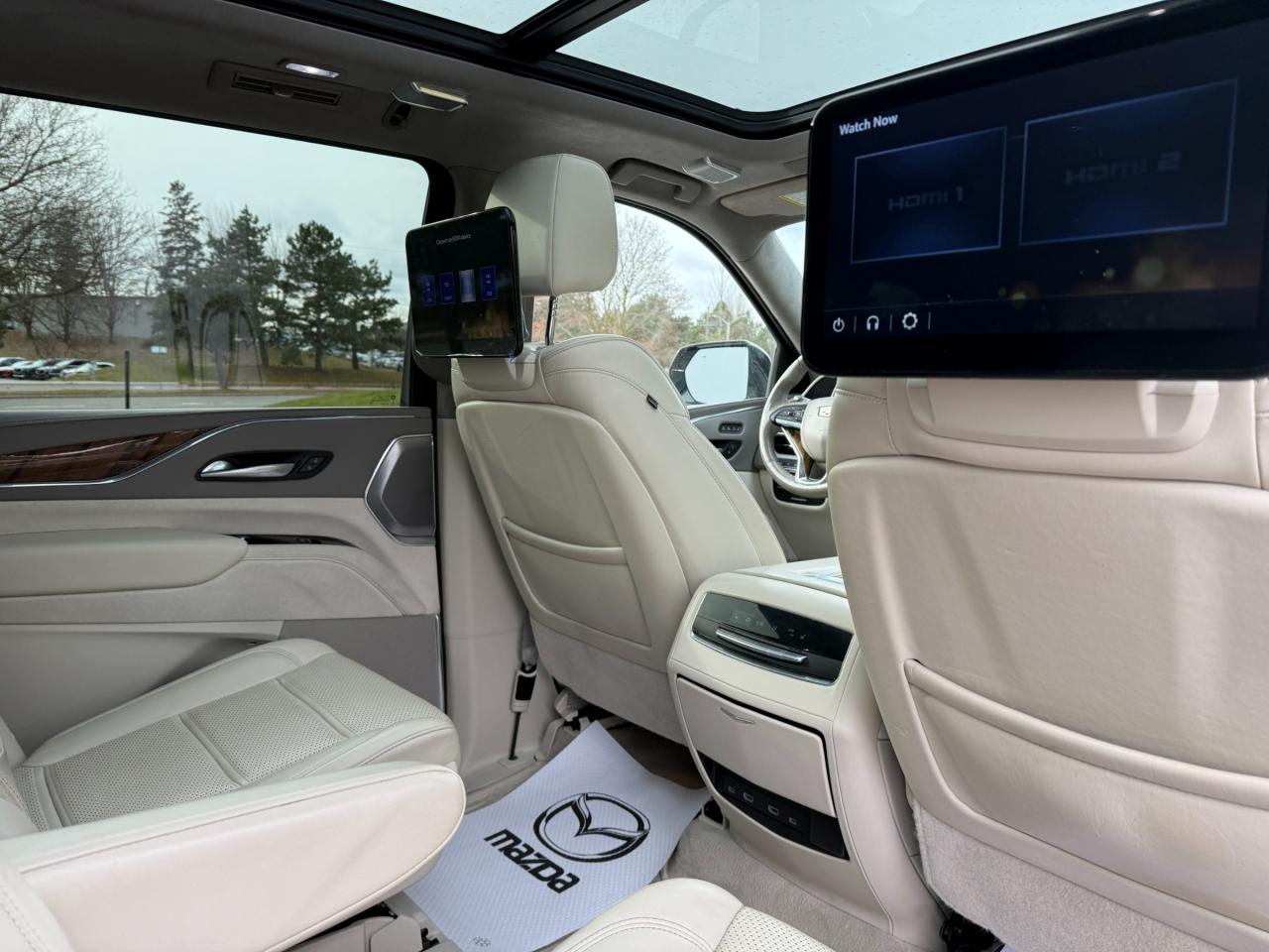 2022 Cadillac Escalade ESV Sport Platinum 4x4 Photo