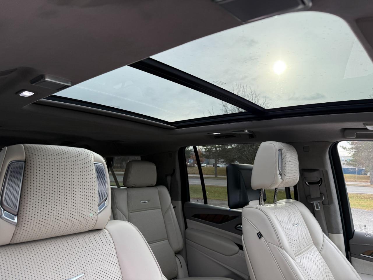 2022 Cadillac Escalade ESV Sport Platinum 4x4 Photo