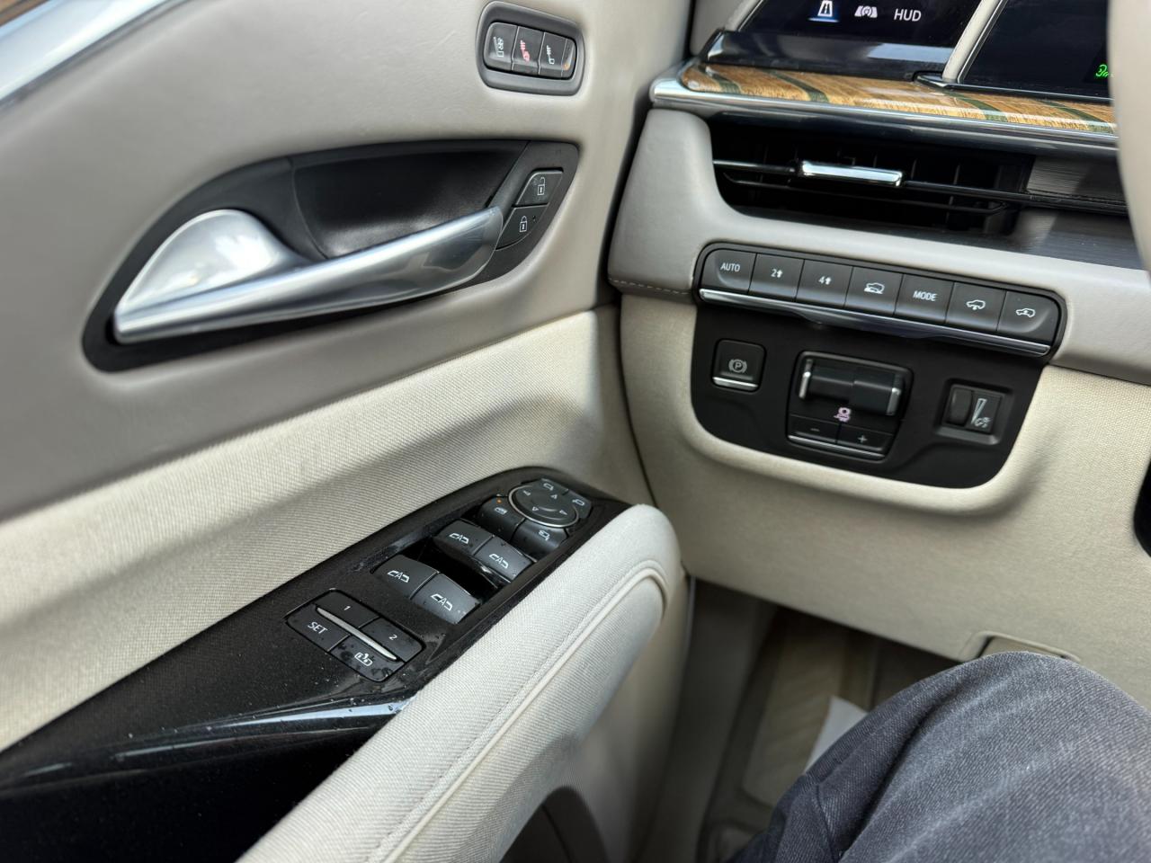 2022 Cadillac Escalade ESV Sport Platinum 4x4 Photo