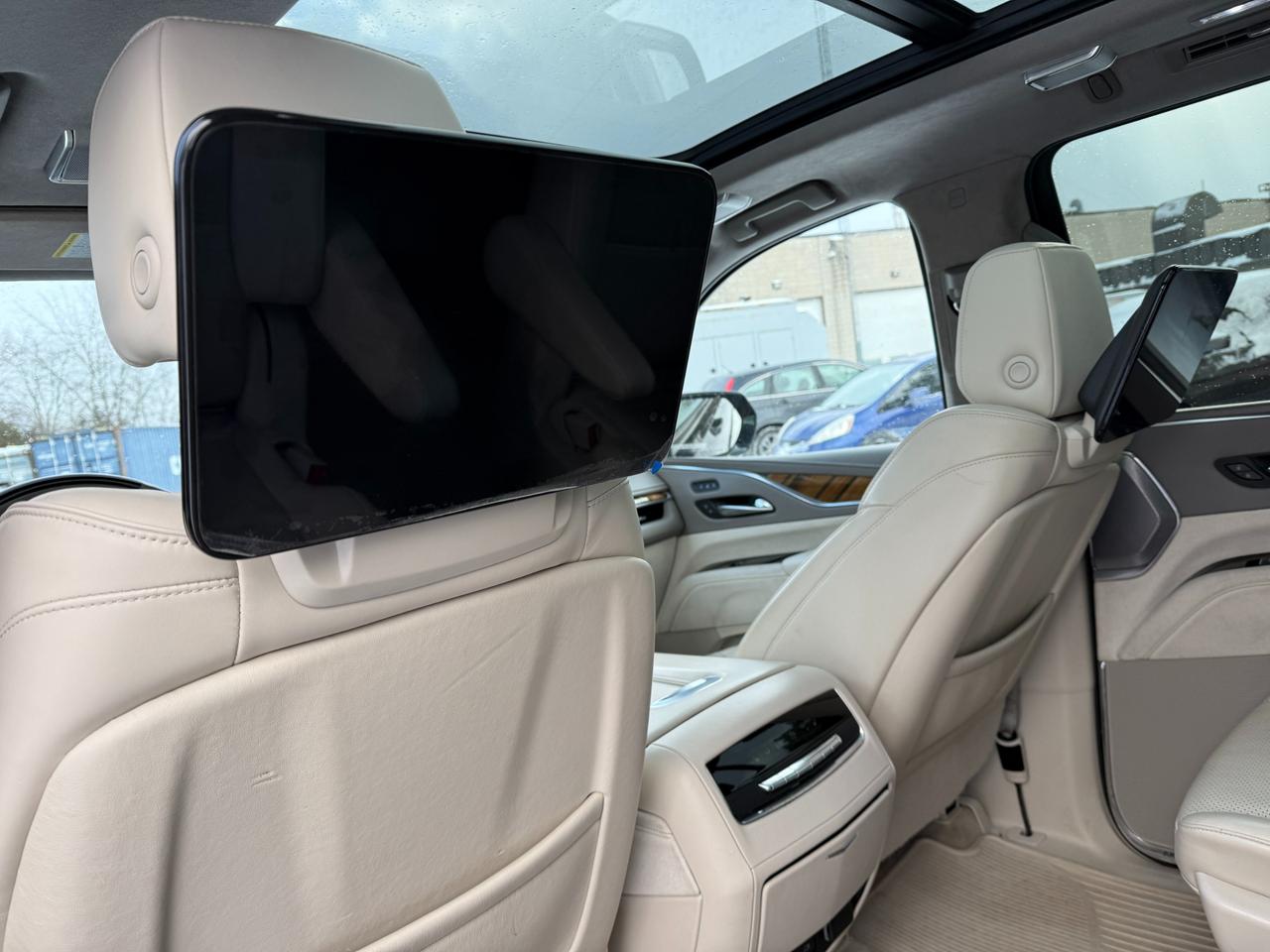 2022 Cadillac Escalade ESV Sport Platinum 4x4 Photo