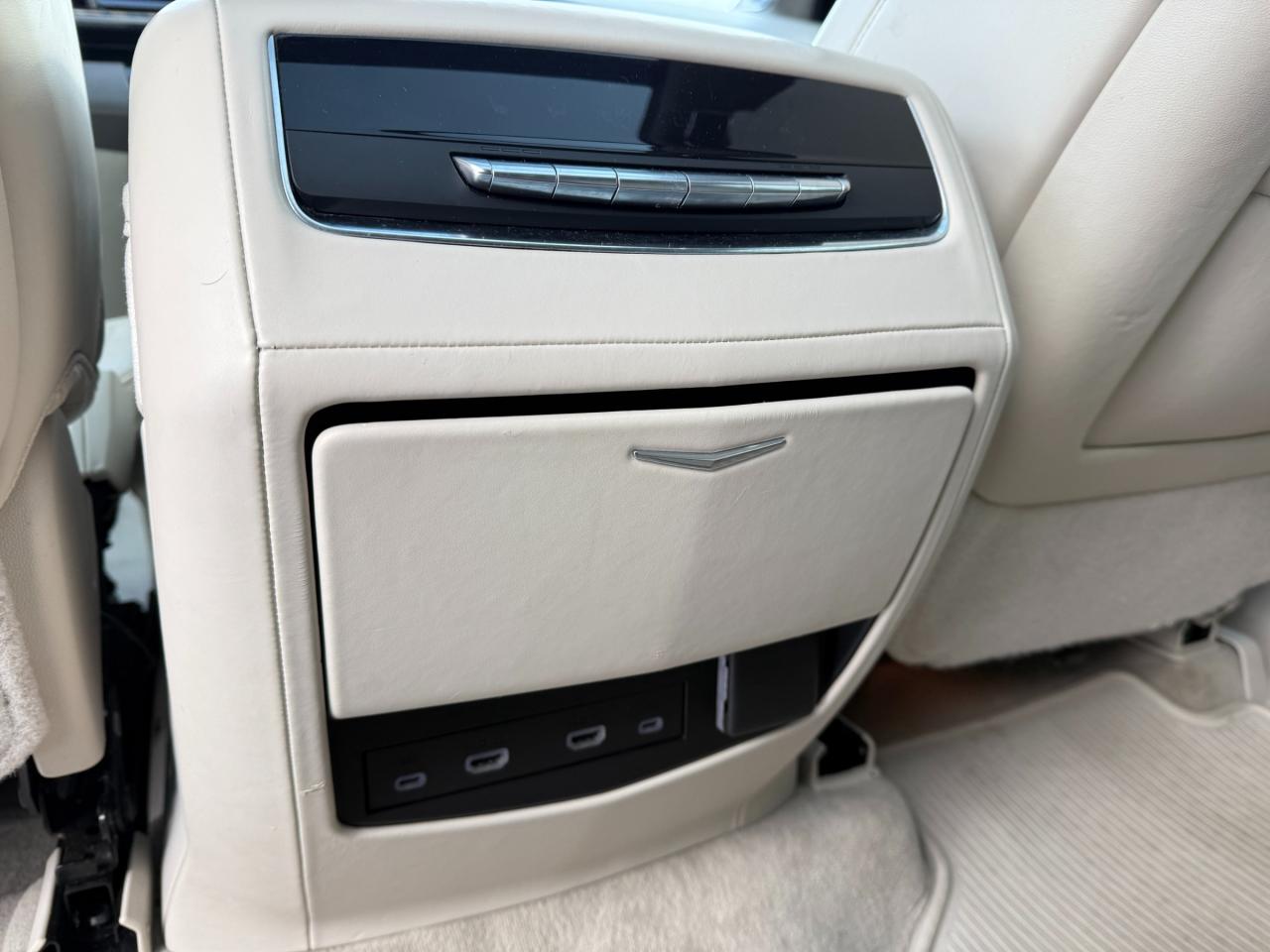 2022 Cadillac Escalade ESV Sport Platinum 4x4 Photo