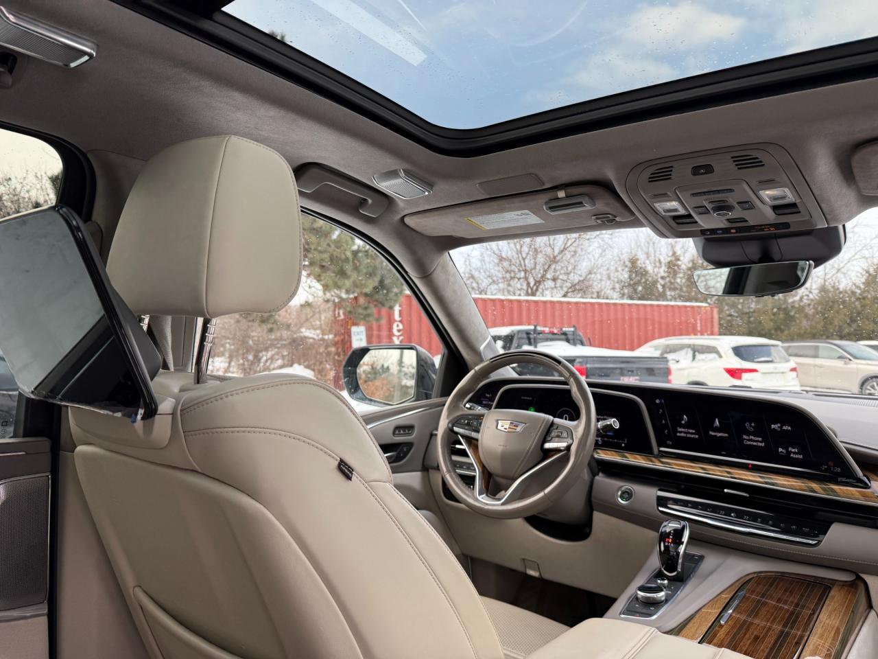 2022 Cadillac Escalade ESV Sport Platinum 4x4 Photo