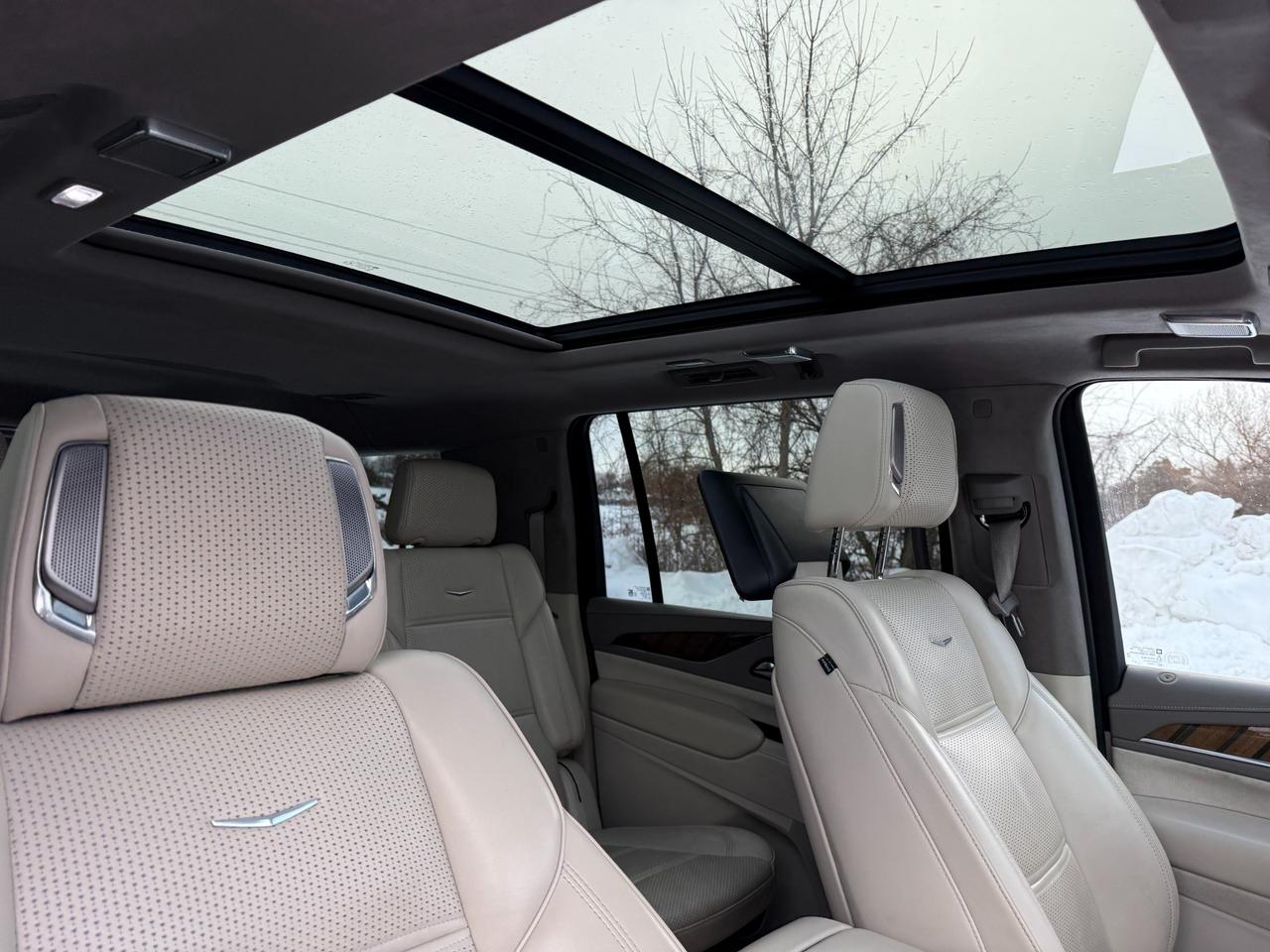 2022 Cadillac Escalade ESV Sport Platinum 4x4 Photo