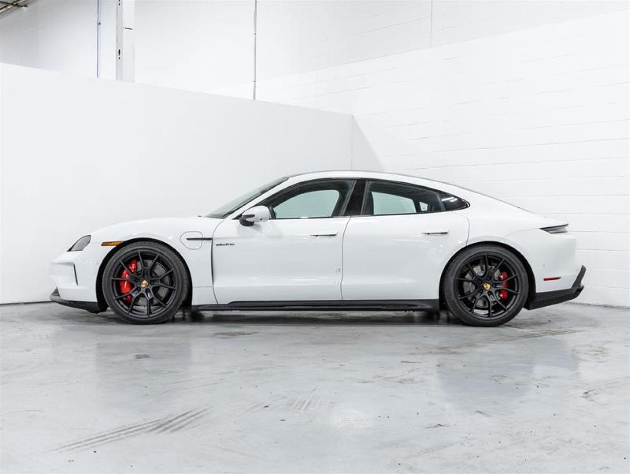 2025 Porsche Taycan  Photo