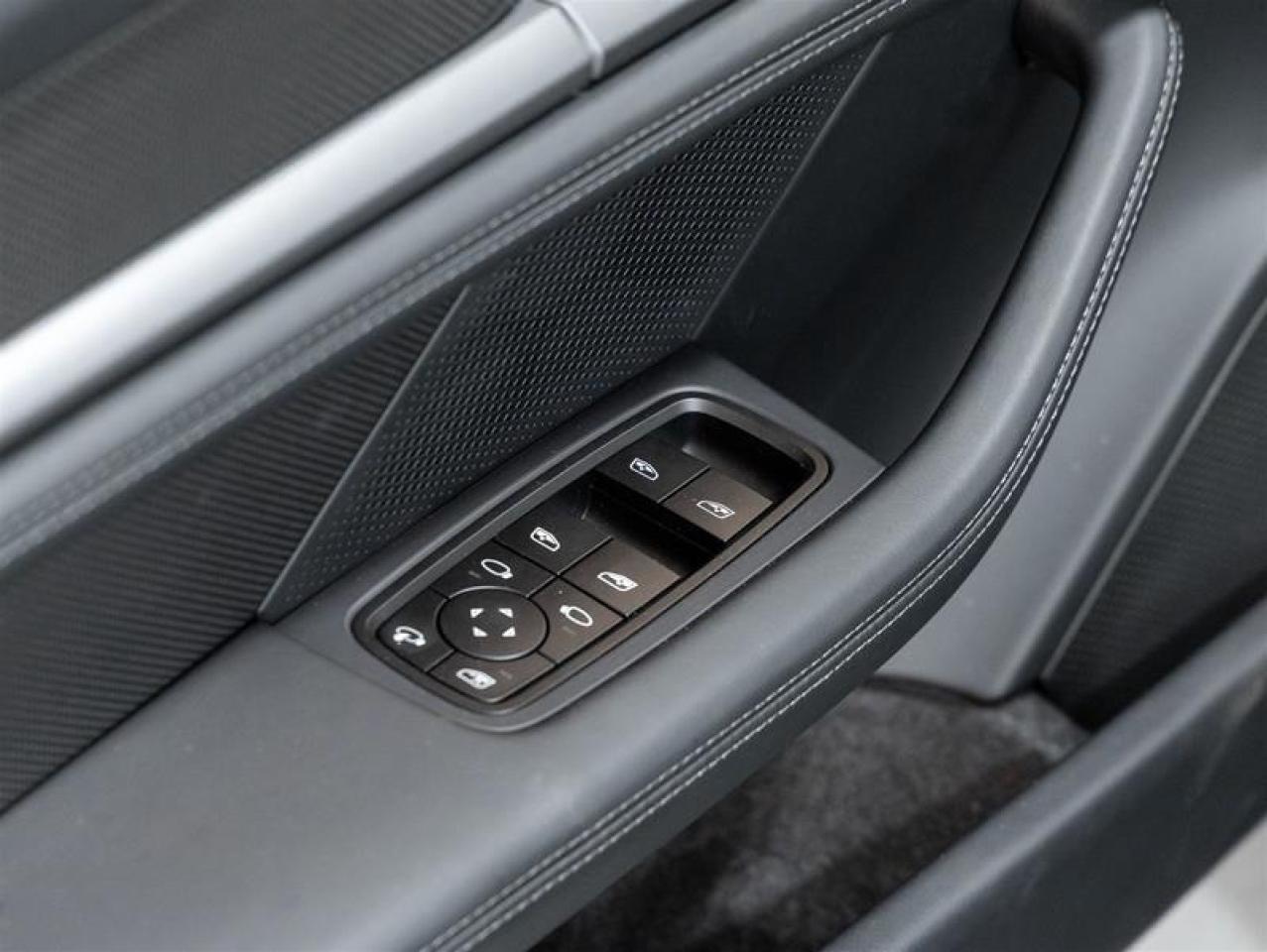 2025 Porsche Taycan  Photo