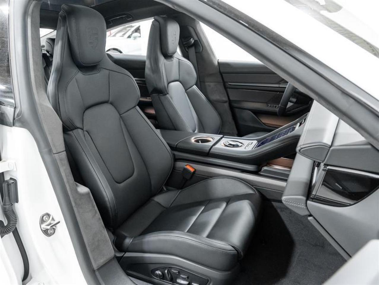 2025 Porsche Taycan  Photo