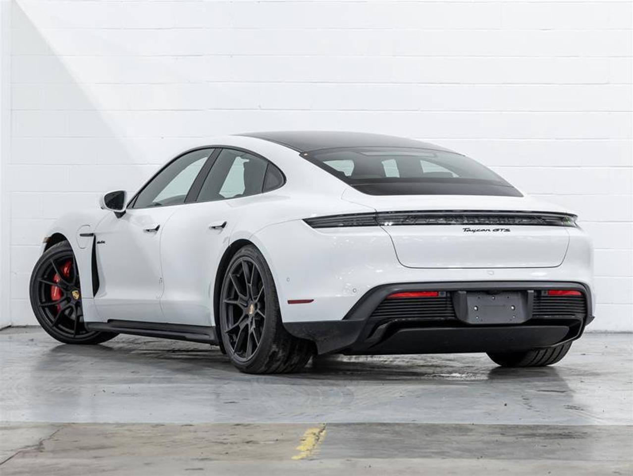 2025 Porsche Taycan  Photo4