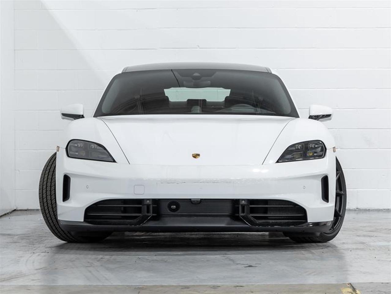 2025 Porsche Taycan  Photo