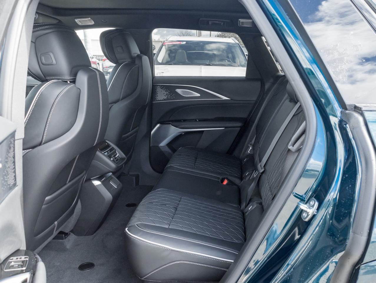 2026 Cadillac LYRIQ V Premium 4dr Photo