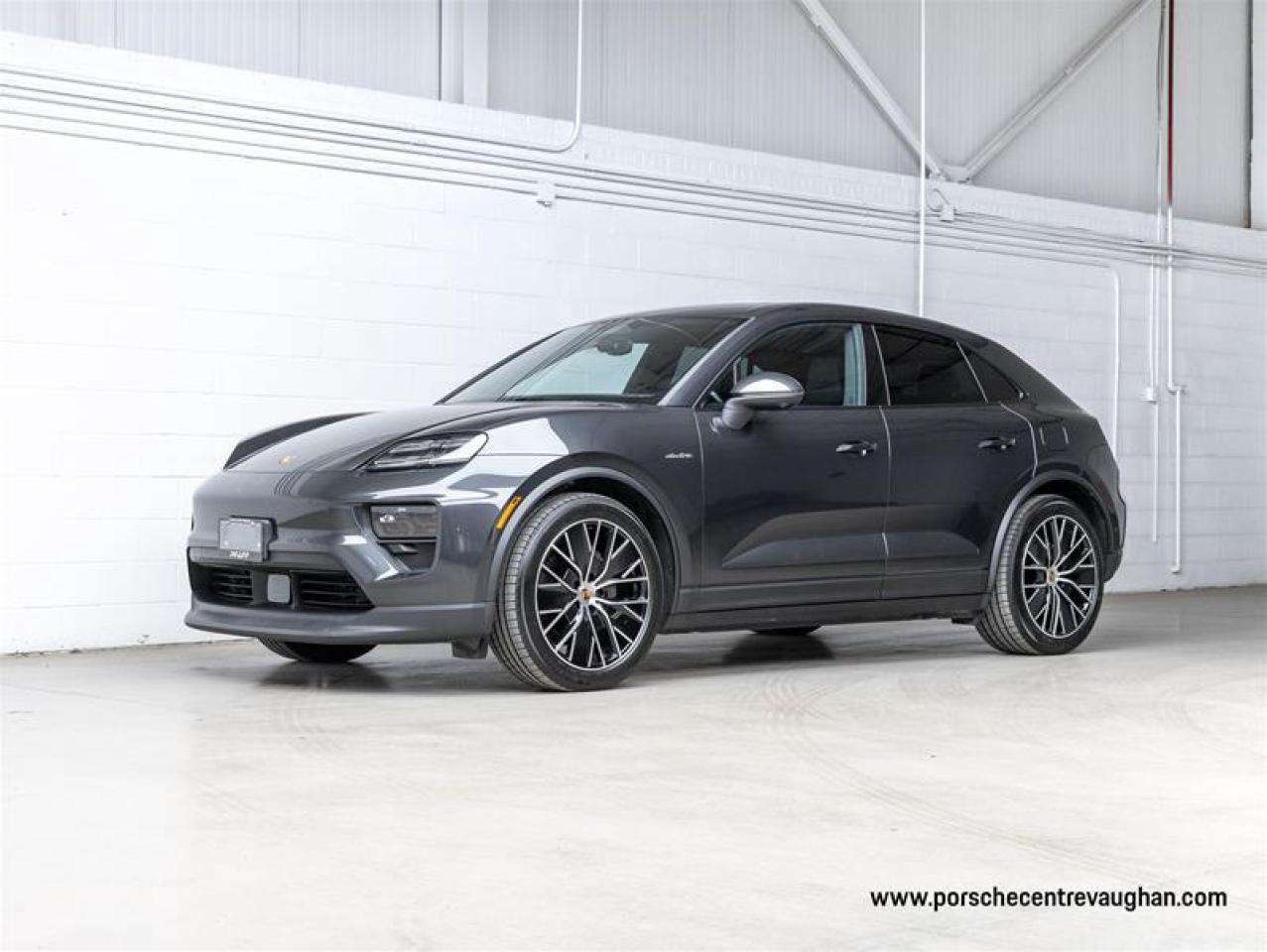 2025 Porsche Macan  Photo0