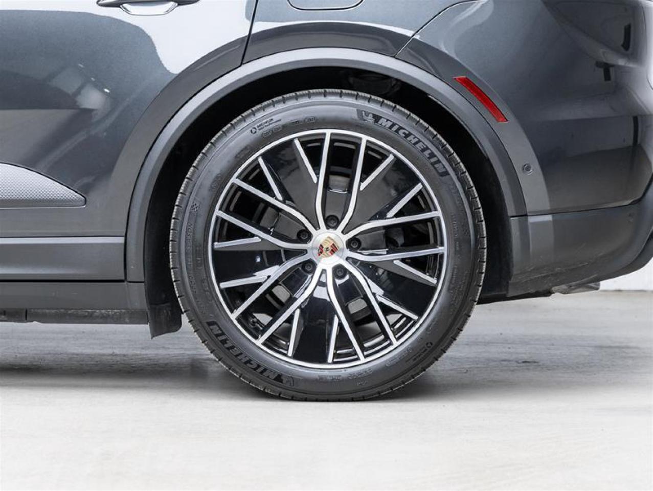 2025 Porsche Macan  Photo