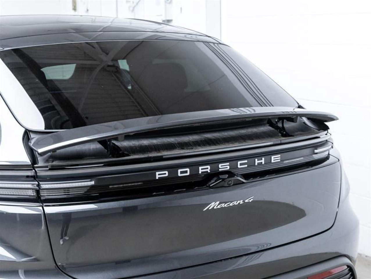 2025 Porsche Macan  Photo