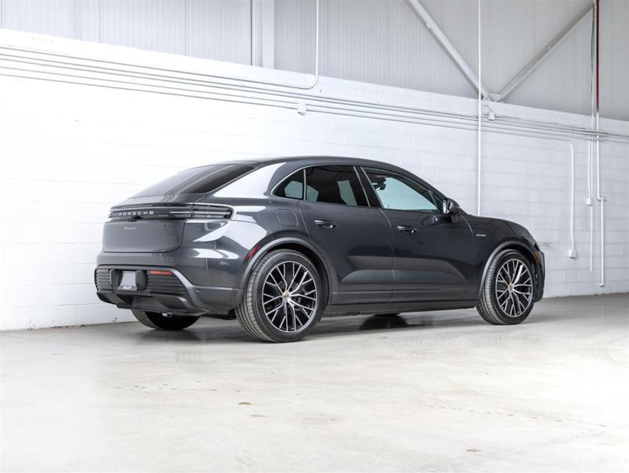 2025 Porsche Macan  Photo