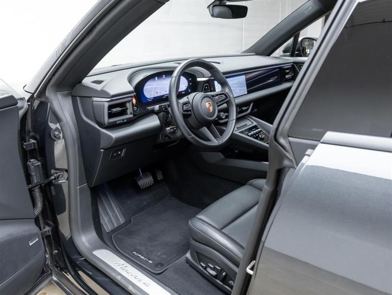 2025 Porsche Macan  Photo