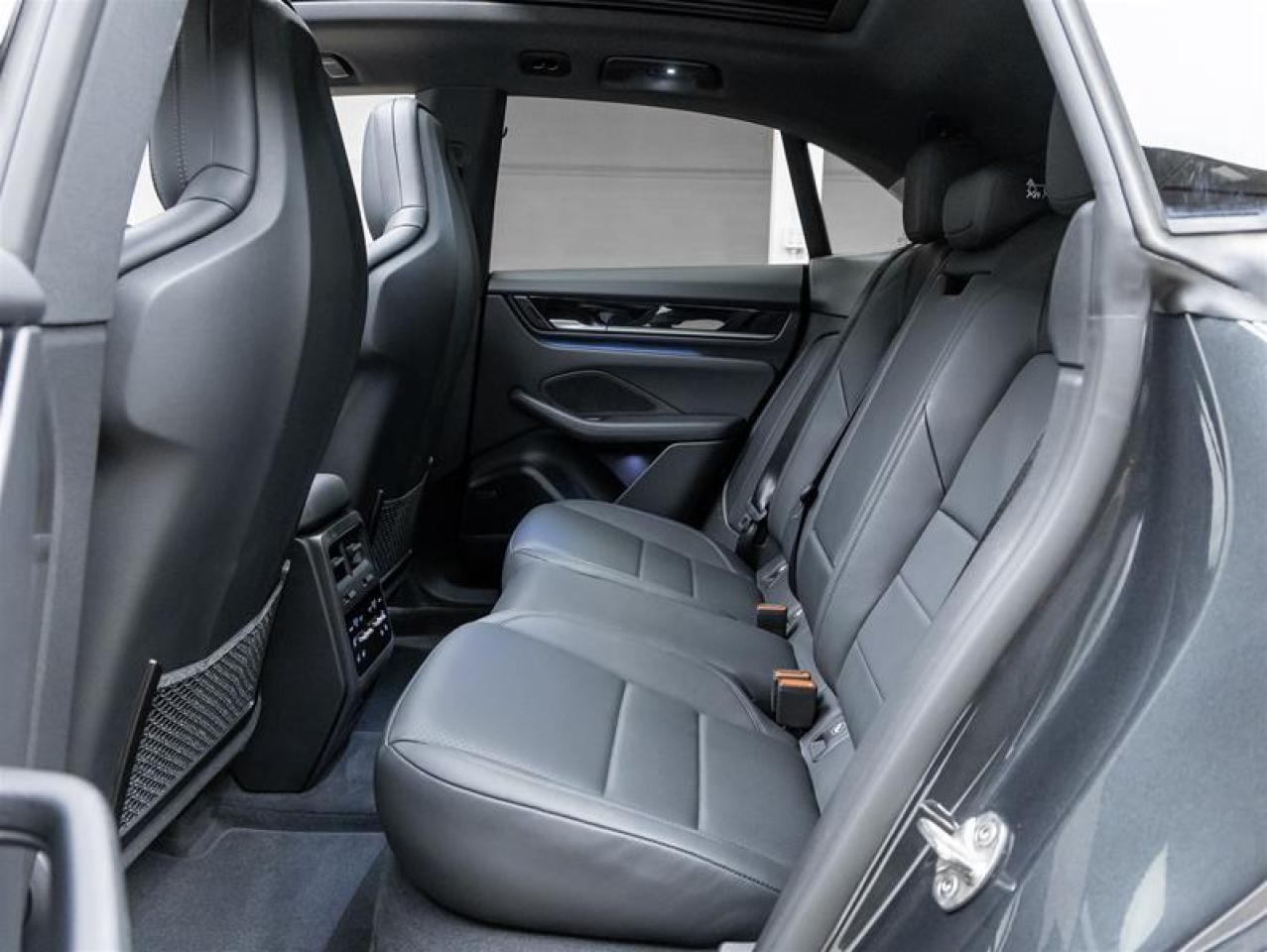 2025 Porsche Macan  Photo