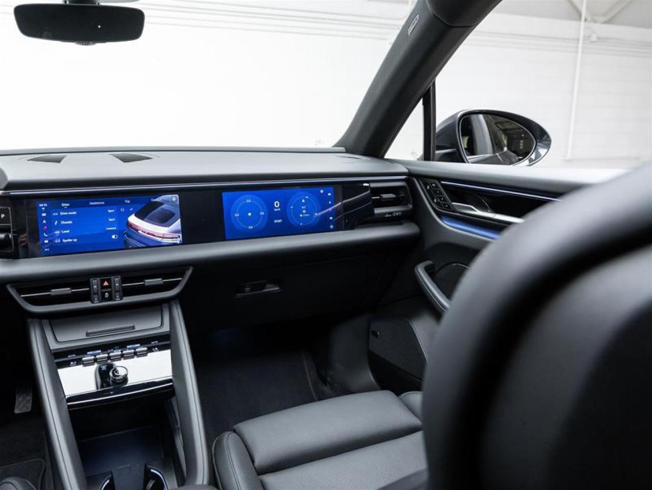 2025 Porsche Macan  Photo