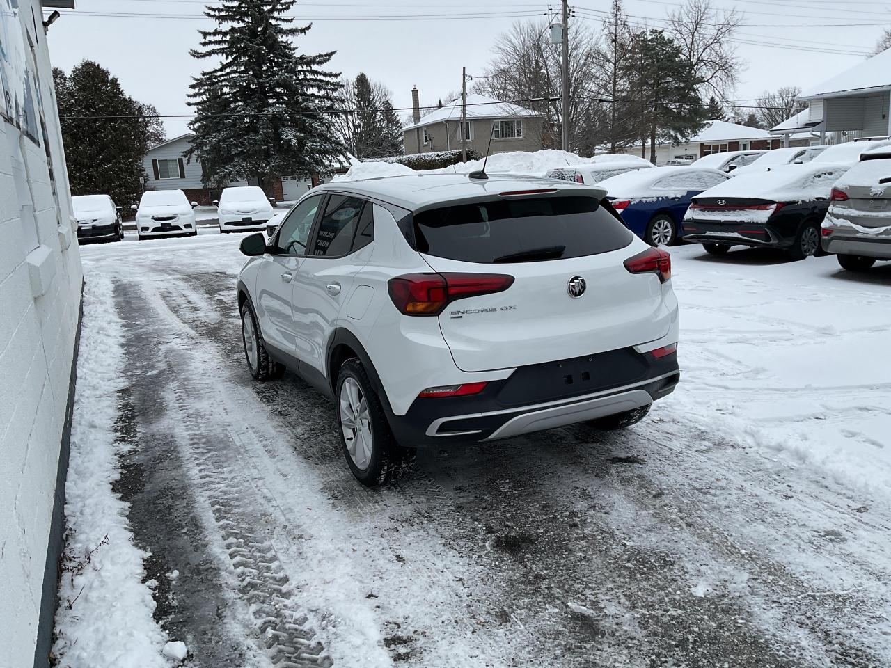 2022 Buick Encore GX Preferred All-Wheel Drive Photo4
