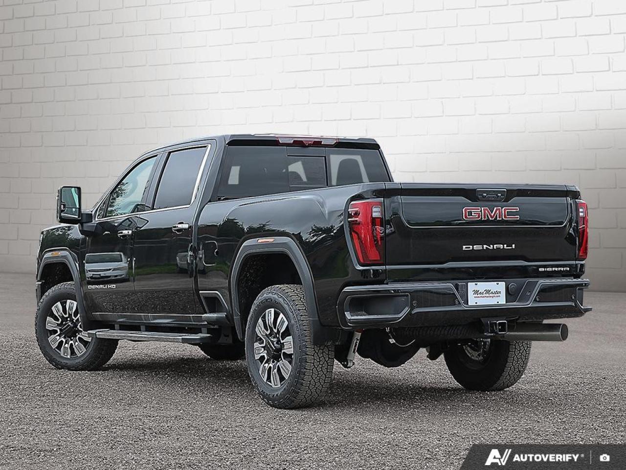 2025 GMC SIERRA 2500HD 4WD Crew Cab Standard Box Denali Photo2
