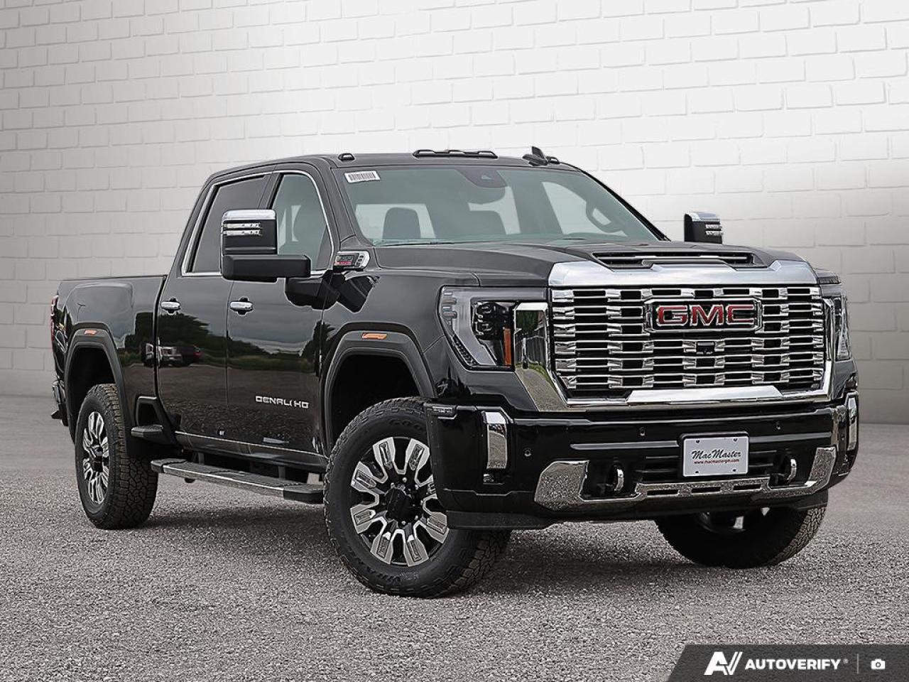 2025 GMC SIERRA 2500HD 4WD Crew Cab Standard Box Denali Photo