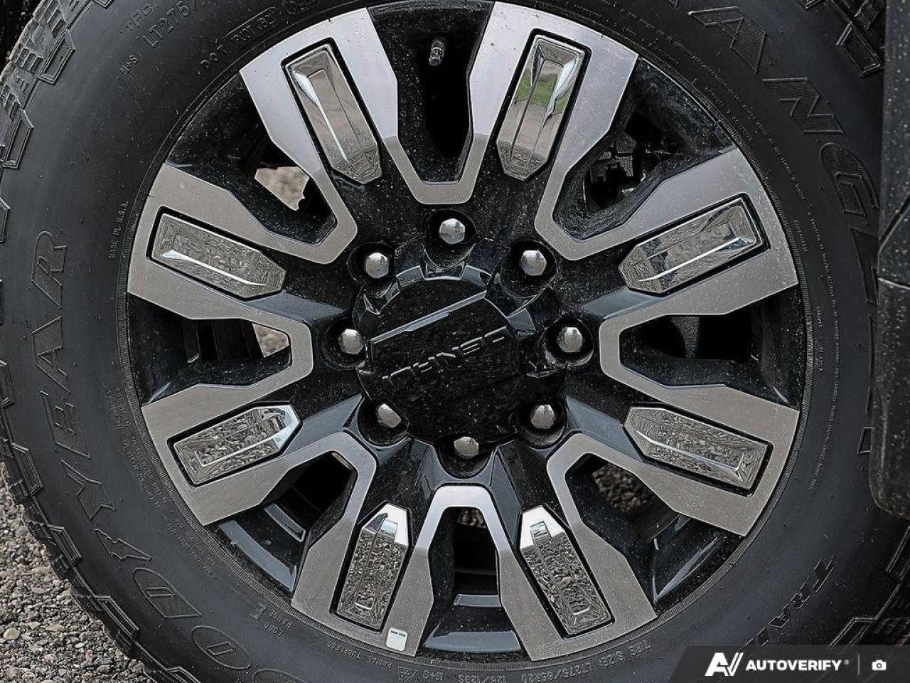 2025 GMC SIERRA 2500HD 4WD Crew Cab Standard Box Denali Photo