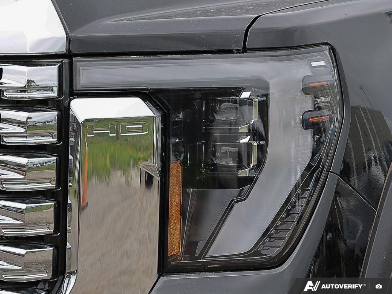 2025 GMC SIERRA 2500HD 4WD Crew Cab Standard Box Denali Photo