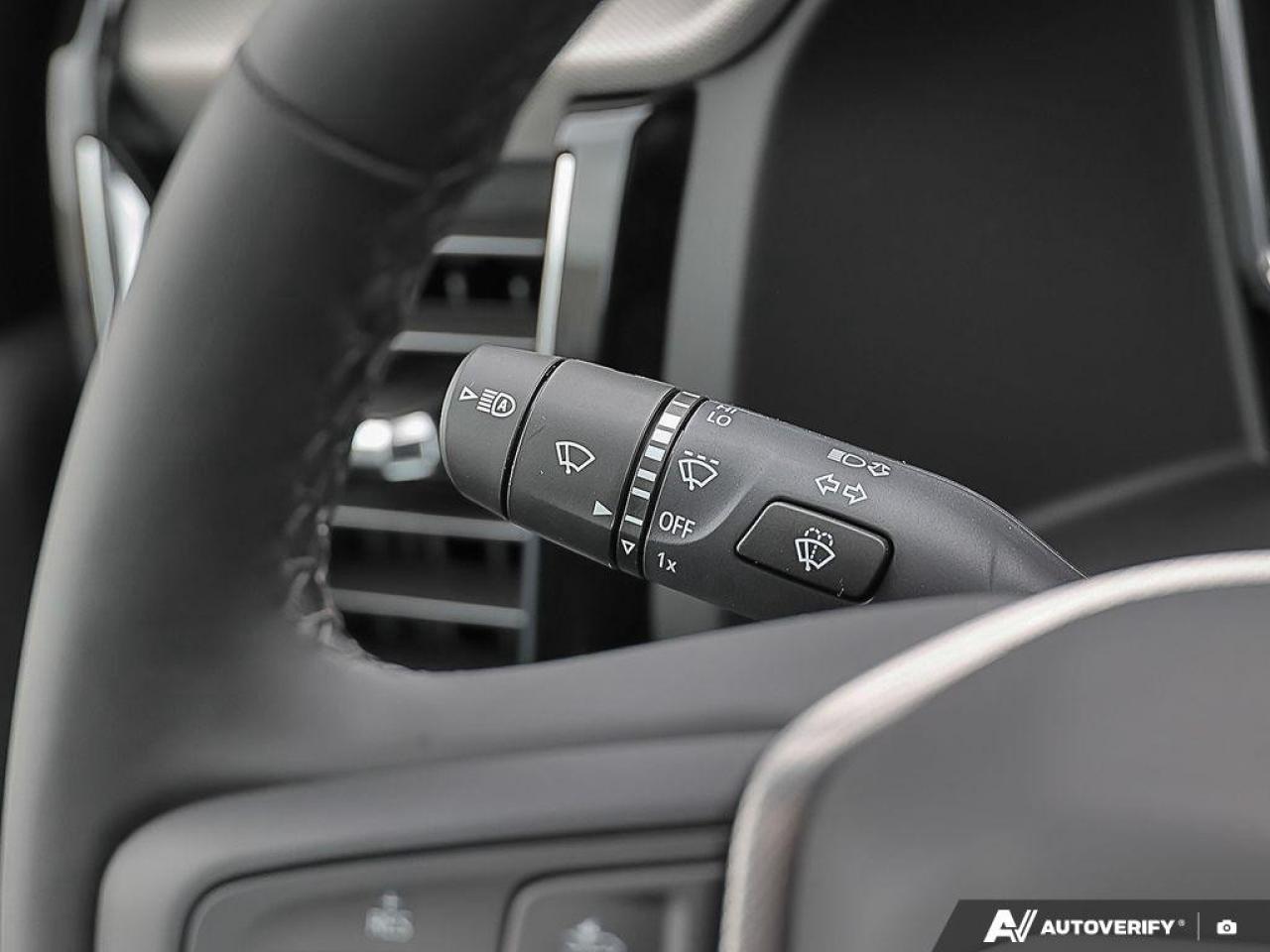 2025 GMC SIERRA 2500HD 4WD Crew Cab Standard Box Denali Photo