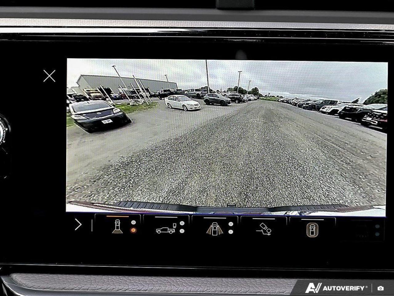 2025 GMC SIERRA 2500HD 4WD Crew Cab Standard Box Denali Photo