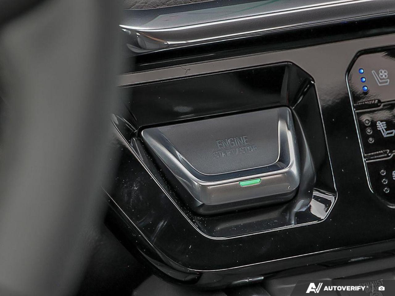 2025 GMC SIERRA 2500HD 4WD Crew Cab Standard Box Denali Photo