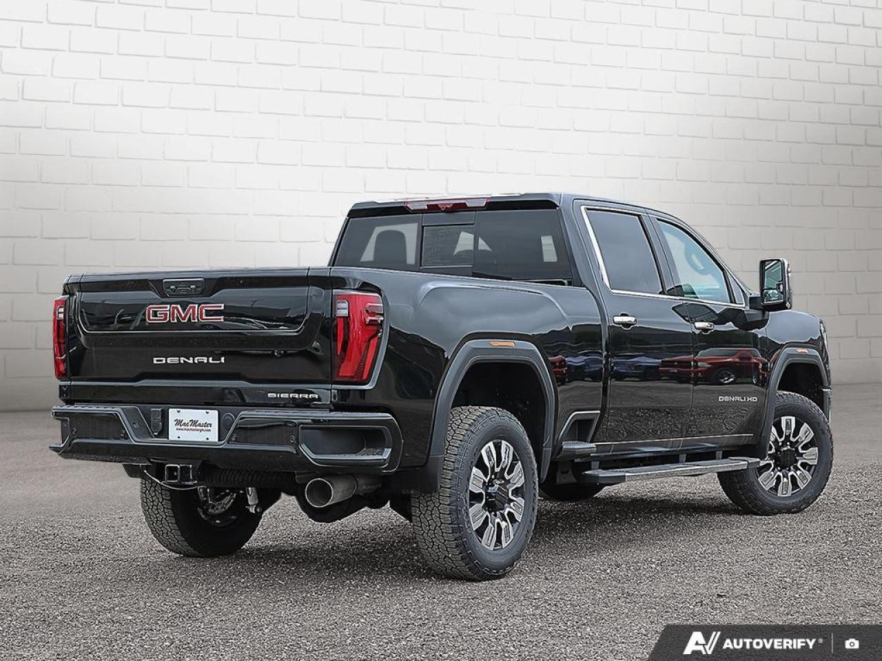 2025 GMC SIERRA 2500HD 4WD Crew Cab Standard Box Denali Photo