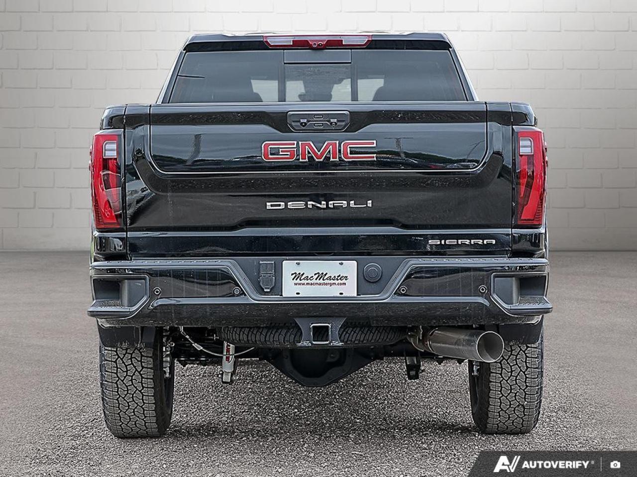 2025 GMC SIERRA 2500HD 4WD Crew Cab Standard Box Denali Photo