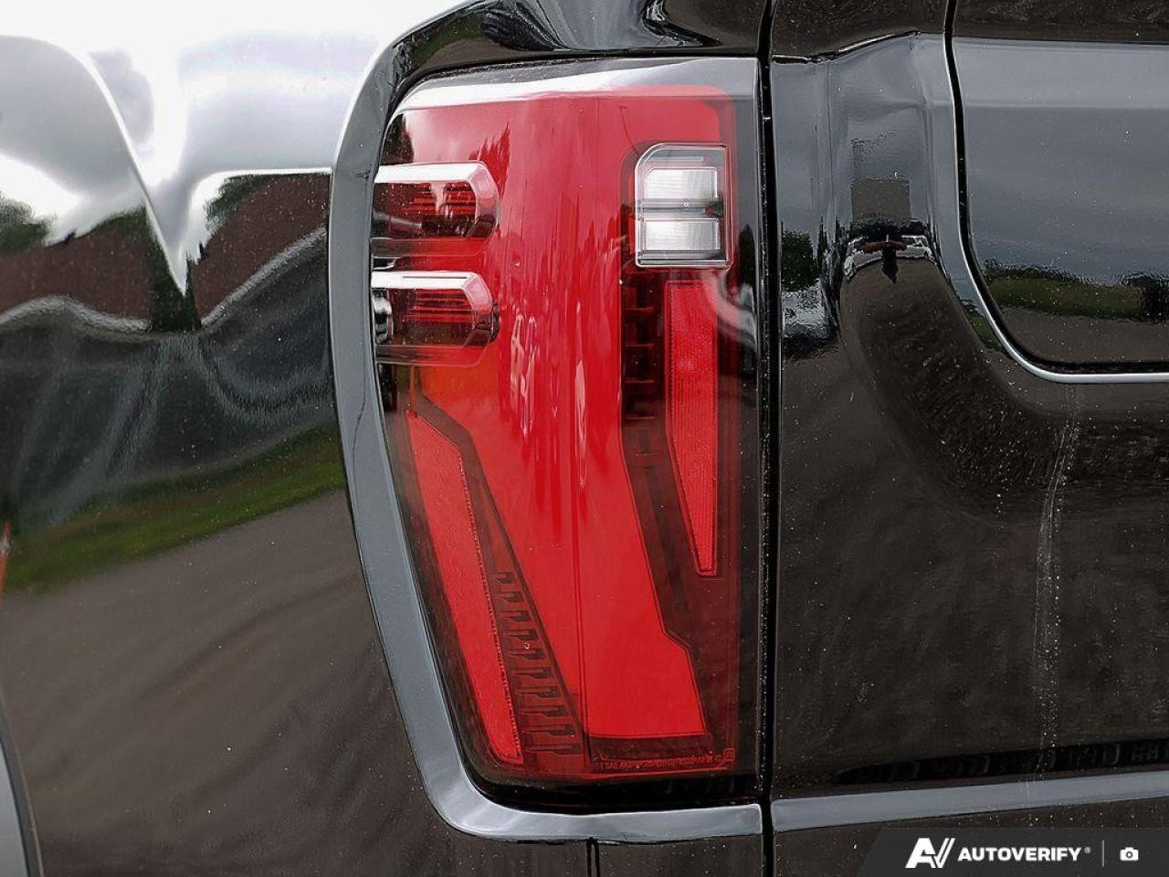 2025 GMC SIERRA 2500HD 4WD Crew Cab Standard Box Denali Photo