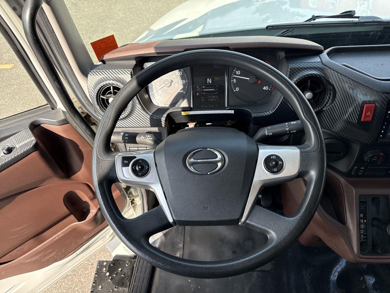 2023 Hino L7  Photo