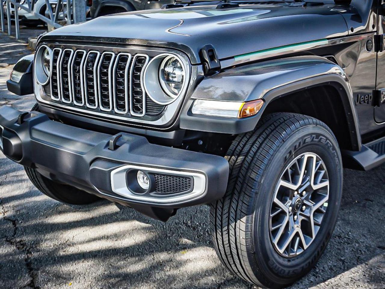 2025 Jeep Wrangler  Photo3