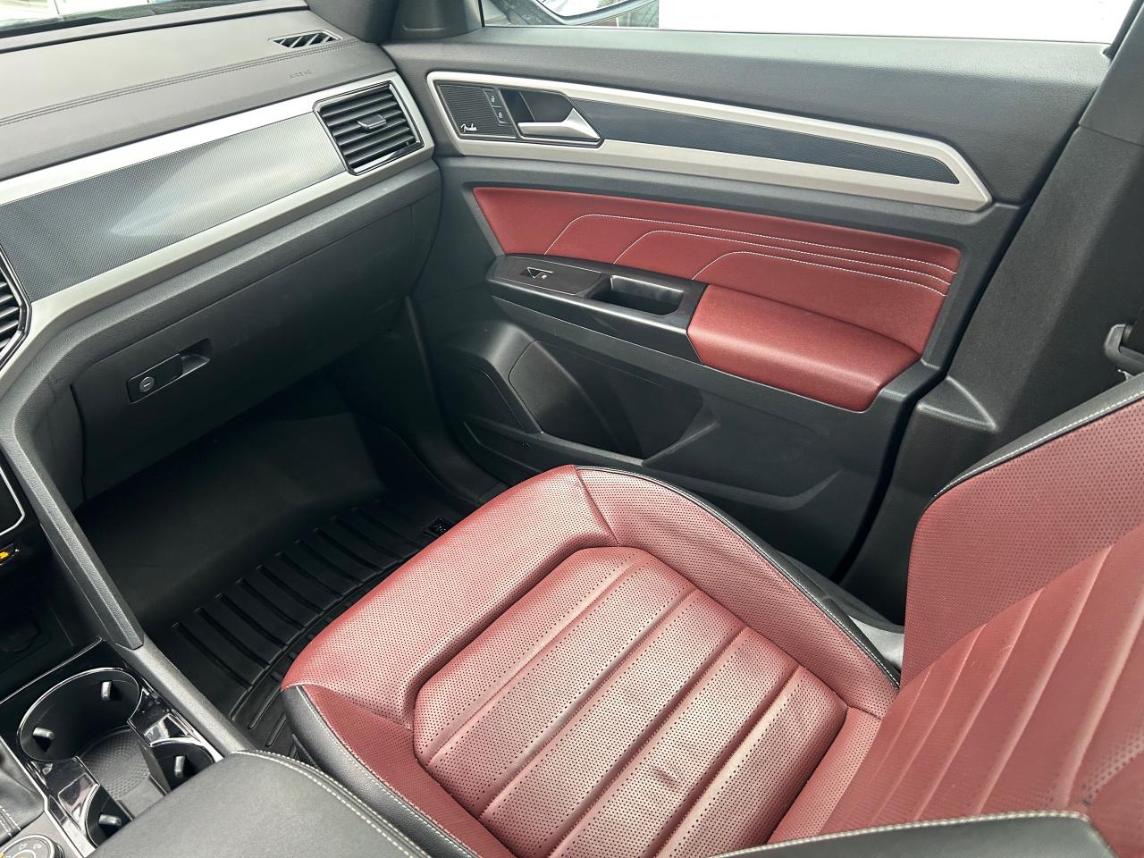 2021 Volkswagen Atlas Cross Sport 3.6 FSI Execline 4dr All-Wheel Drive 4MOTION Photo