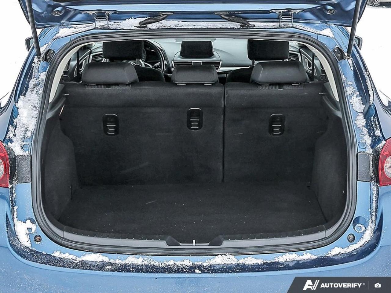 2017 Mazda MAZDA3 4DR HB SPORT AUTO GS Photo