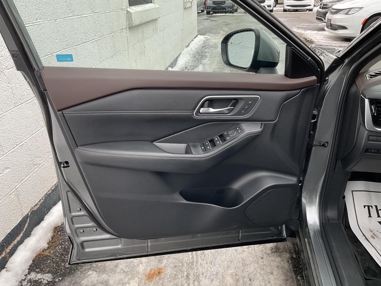 2023 Nissan Rogue Platinum 4dr All-Wheel Drive Sport Utility Photo