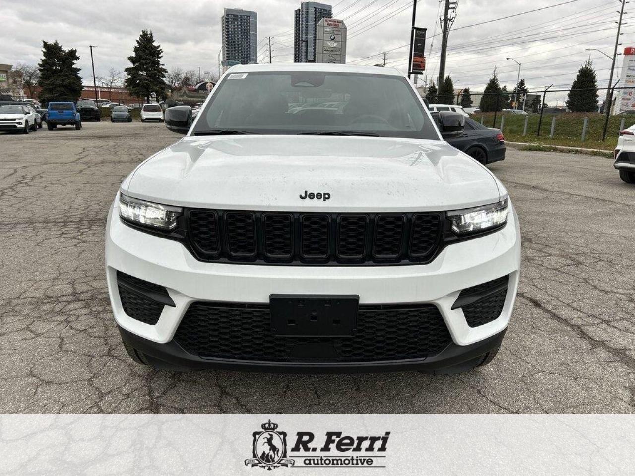 2025 Jeep Grand Cherokee Laredo 4dr 4x4 Photo