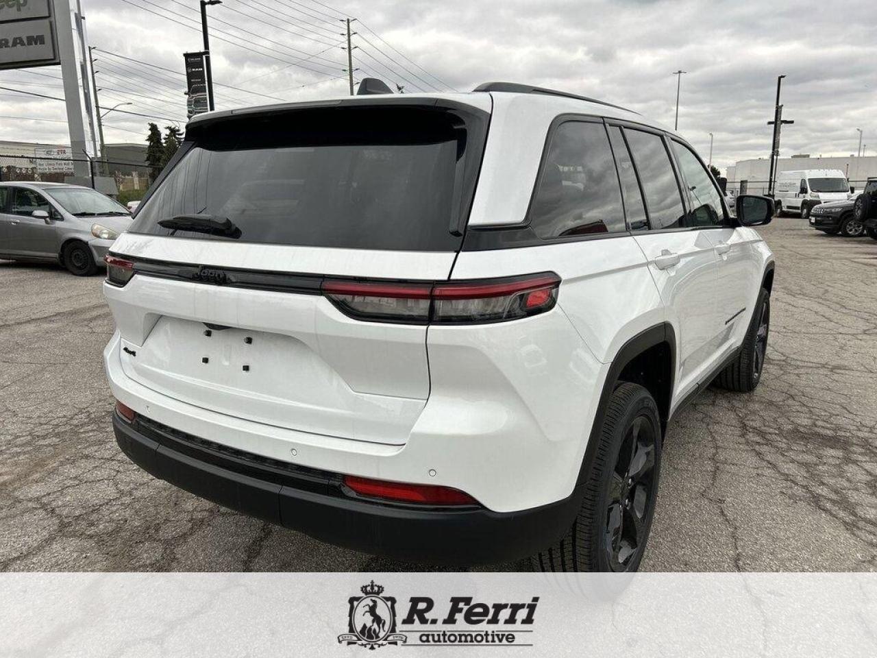 2025 Jeep Grand Cherokee Laredo 4dr 4x4 Photo