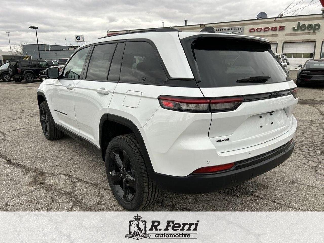 2025 Jeep Grand Cherokee Laredo 4dr 4x4 Photo