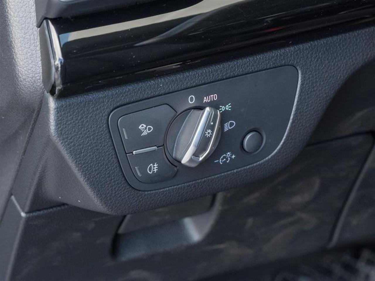 2023 Audi Q5 40 Komfort 4dr All-Wheel Drive quattro Sport Utility Photo