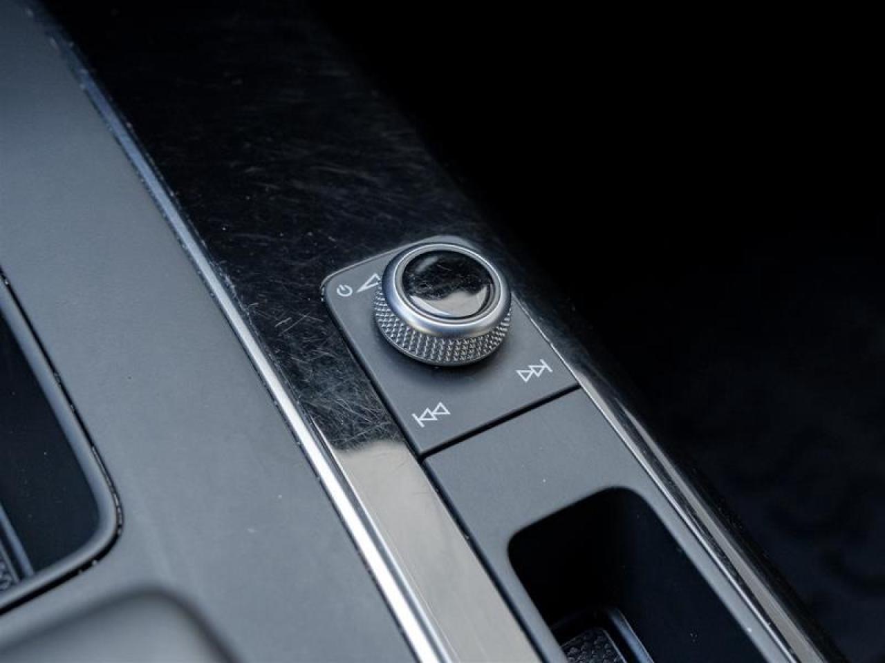 2023 Audi Q5 40 Komfort 4dr All-Wheel Drive quattro Sport Utility Photo