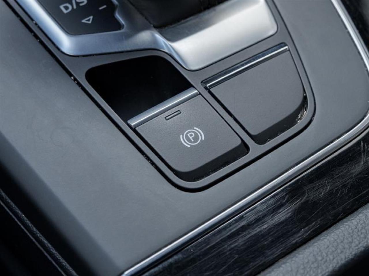 2023 Audi Q5 40 Komfort 4dr All-Wheel Drive quattro Sport Utility Photo