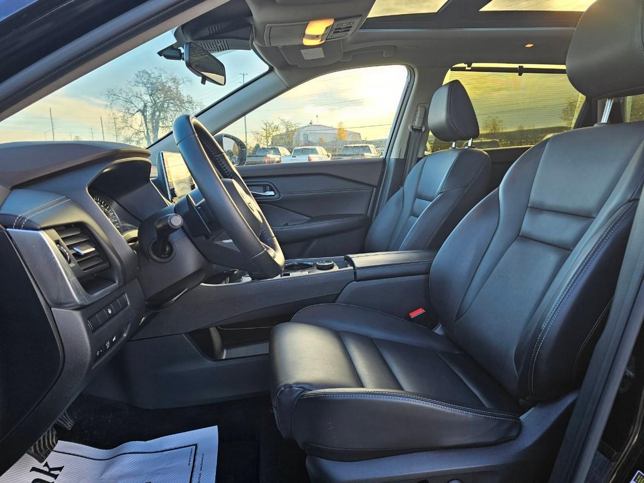 2023 Nissan Rogue SV Midnight Edition 4dr All-Wheel Drive Sport Utility Photo