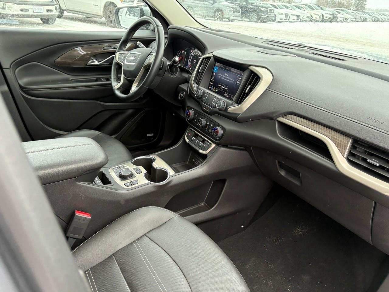 2024 GMC Terrain Denali 4dr All-Wheel Drive Photo