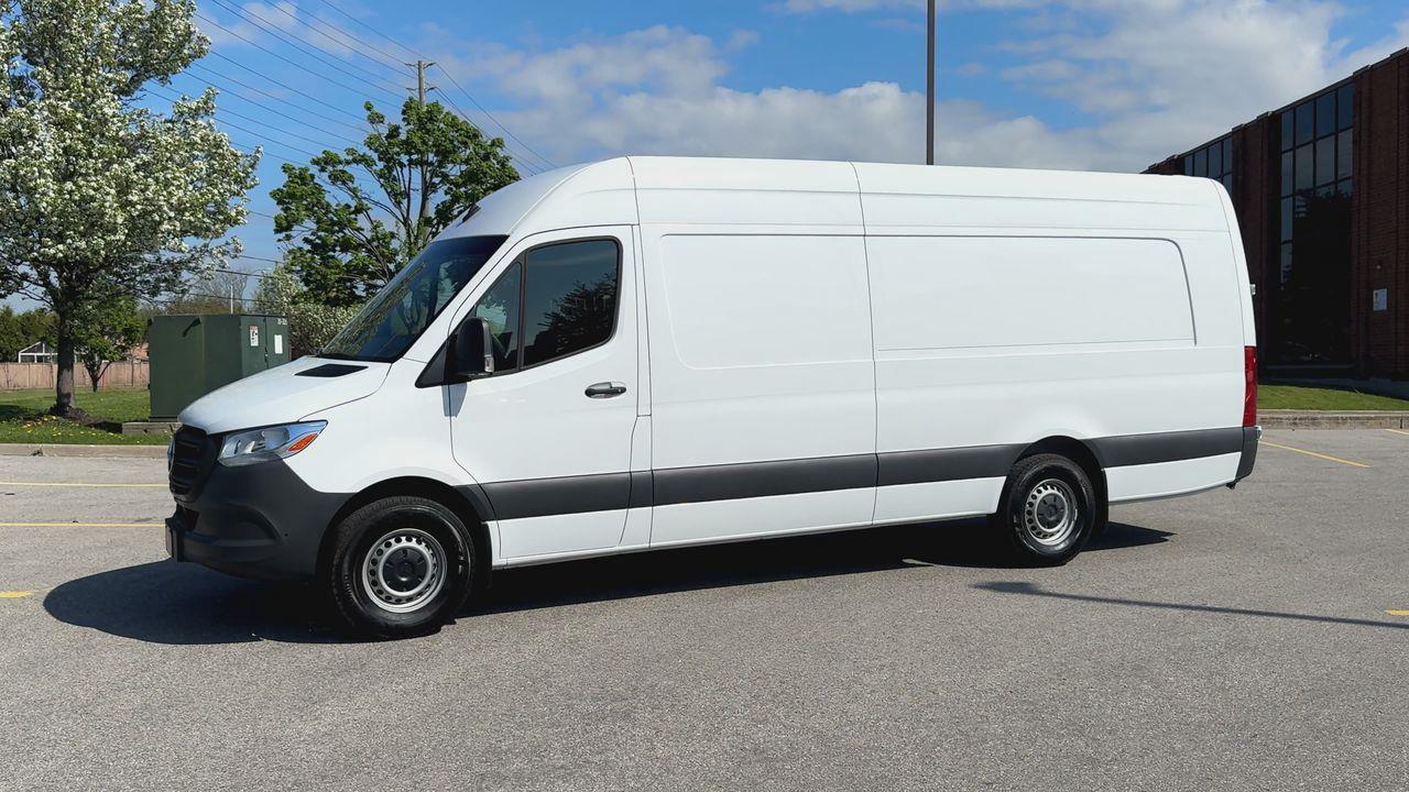 2023 Mercedes-Benz Sprinter 2500 High Roof 4-Cyl Diesel Sprinter 2500 Extended Cargo Van 170 in. WB Rear-Wheel Drive Photo4