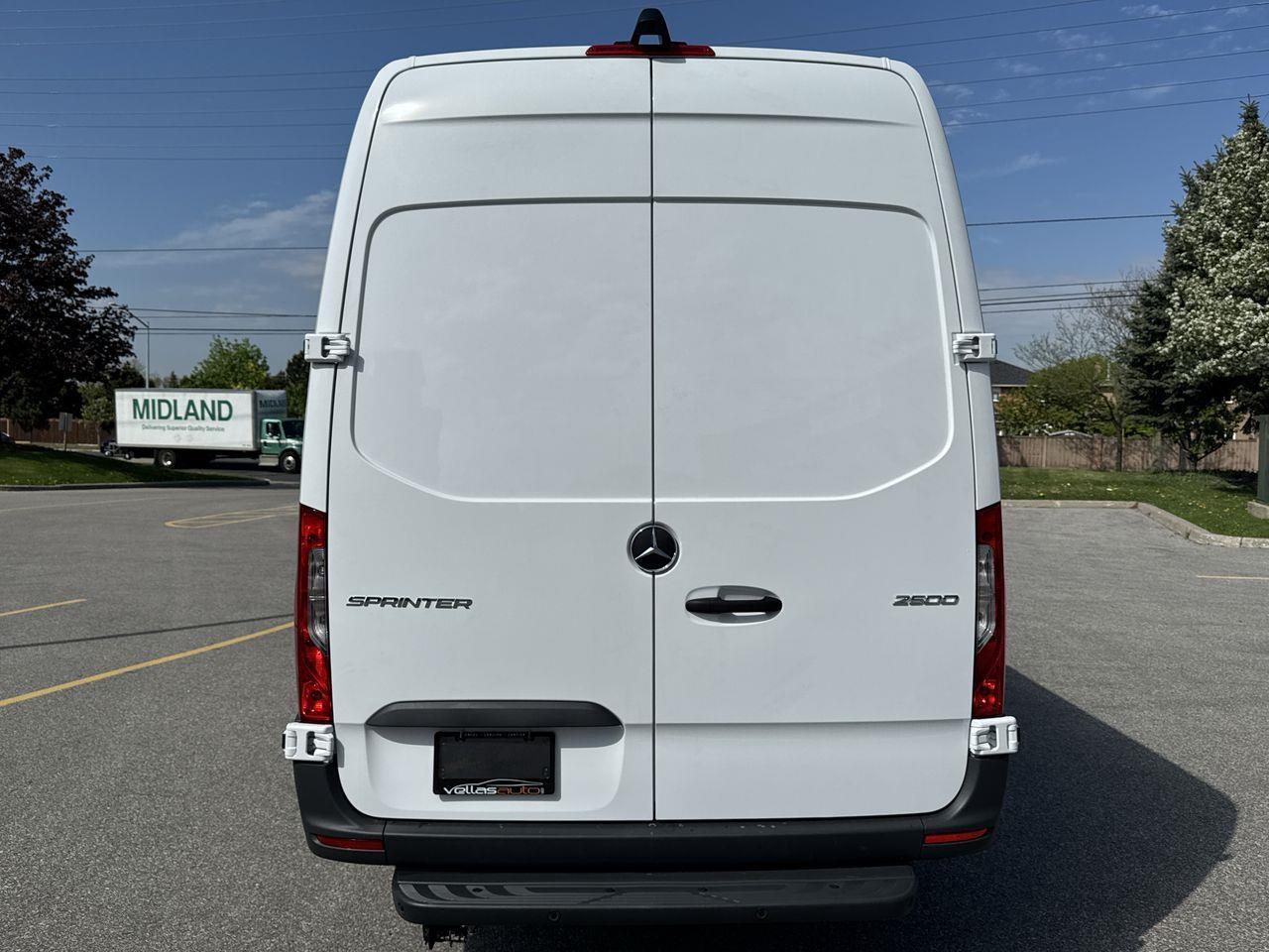 2023 Mercedes-Benz Sprinter 2500 High Roof 4-Cyl Diesel Sprinter 2500 Extended Cargo Van 170 in. WB Rear-Wheel Drive Photo