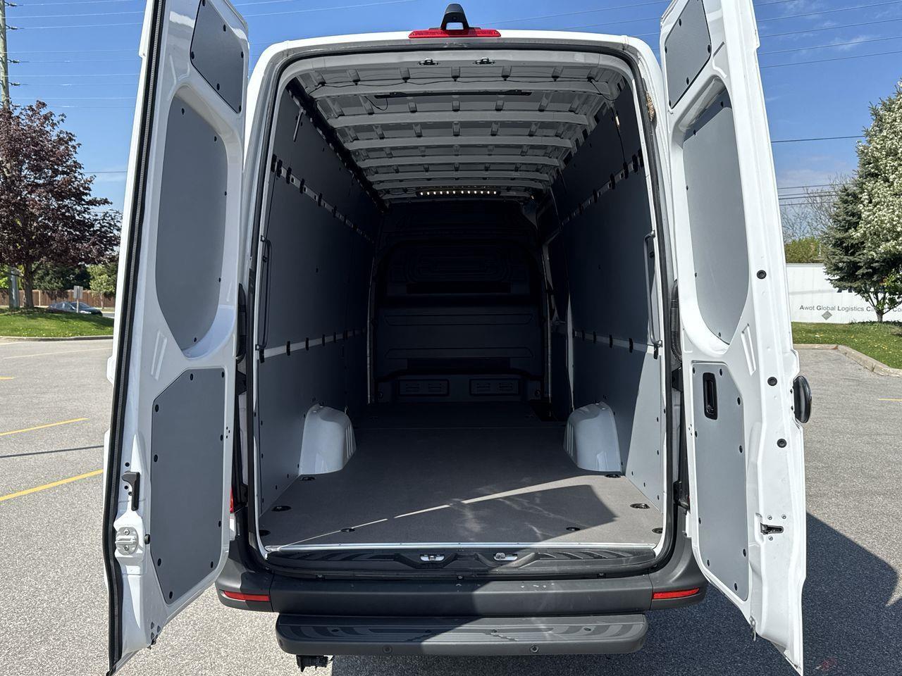 2023 Mercedes-Benz Sprinter 2500 High Roof 4-Cyl Diesel Sprinter 2500 Extended Cargo Van 170 in. WB Rear-Wheel Drive Photo
