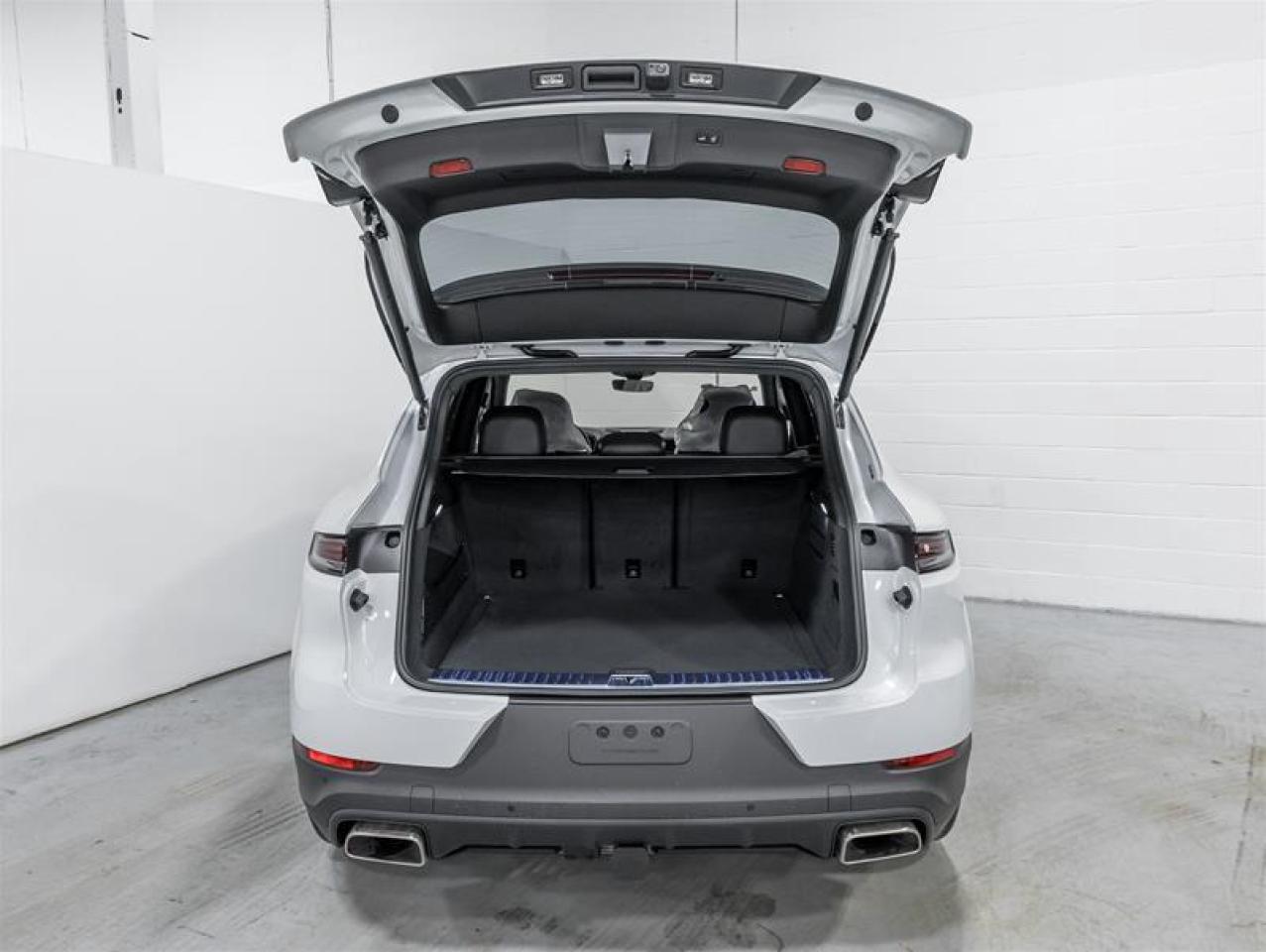 2025 Porsche Cayenne  Photo